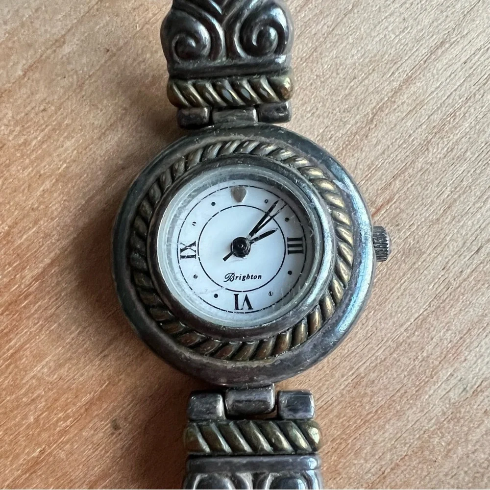 Brighton ladies dainty round Stockholm style fashion watch NEW BATTERY